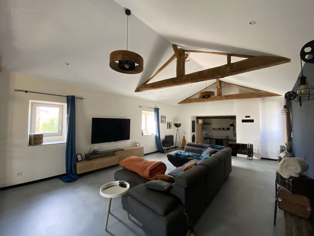 Immense maison à vendre à Montfaucon-Montigné - photo 25
