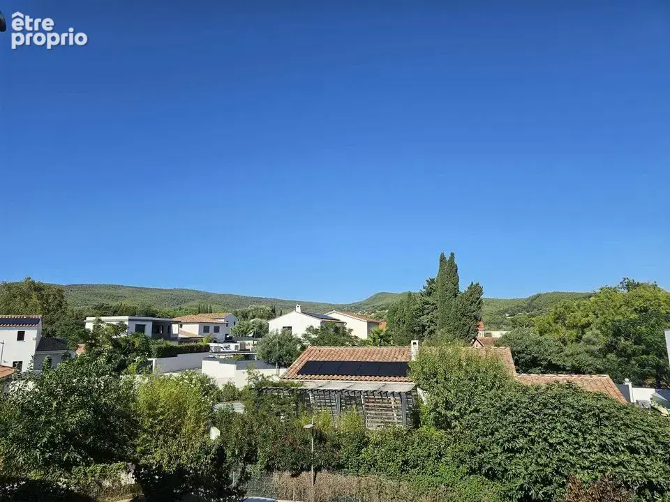 LA CIOTAT APPARTEMENT TYPE 2 de 38.68m² - TERRASSE - GARAGE -