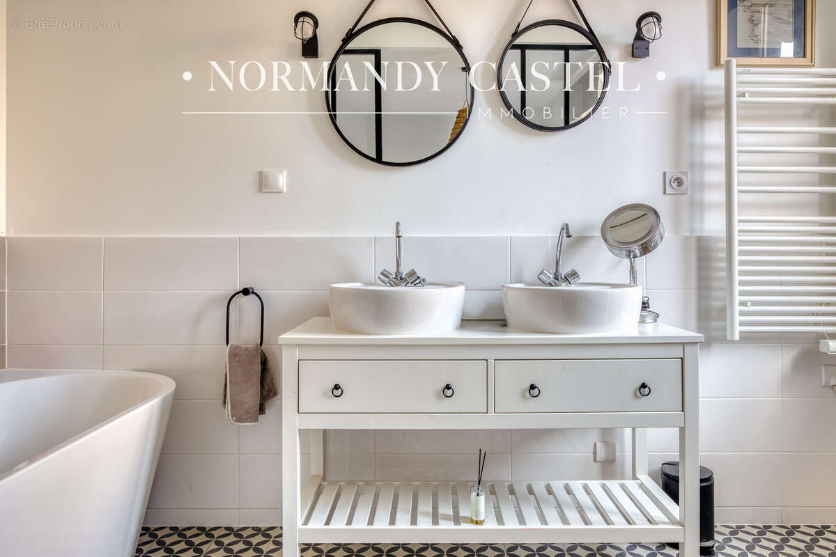 Maison à TROUVILLE-SUR-MER