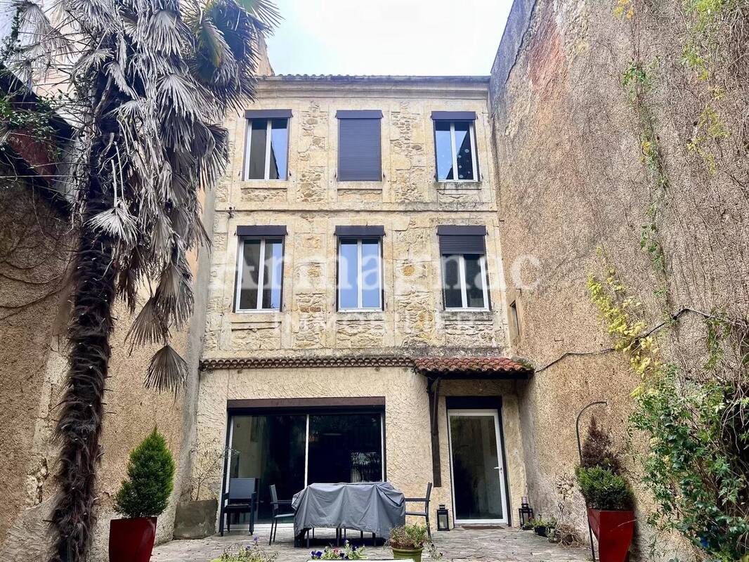 Maison à VIC-FEZENSAC