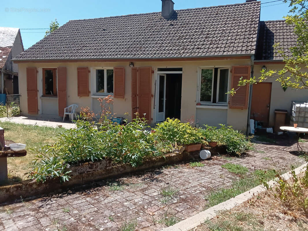 Maison à NERONDES