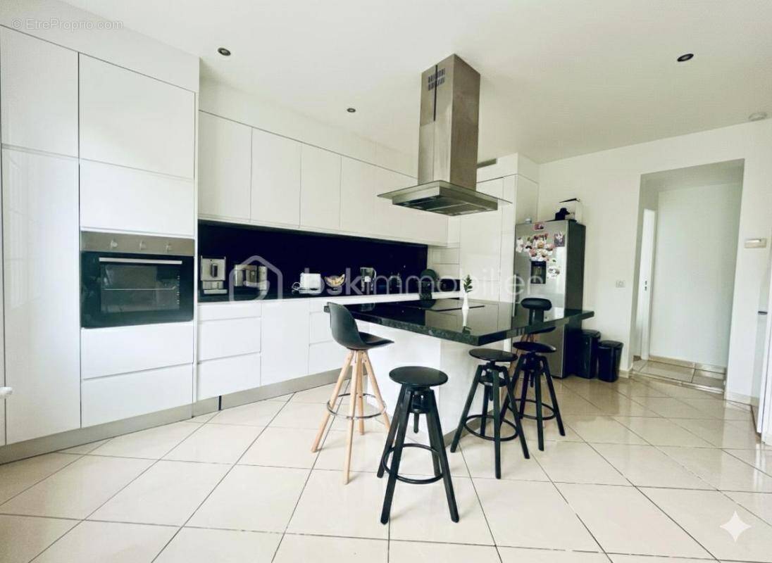 Maison à OZOIR-LA-FERRIERE