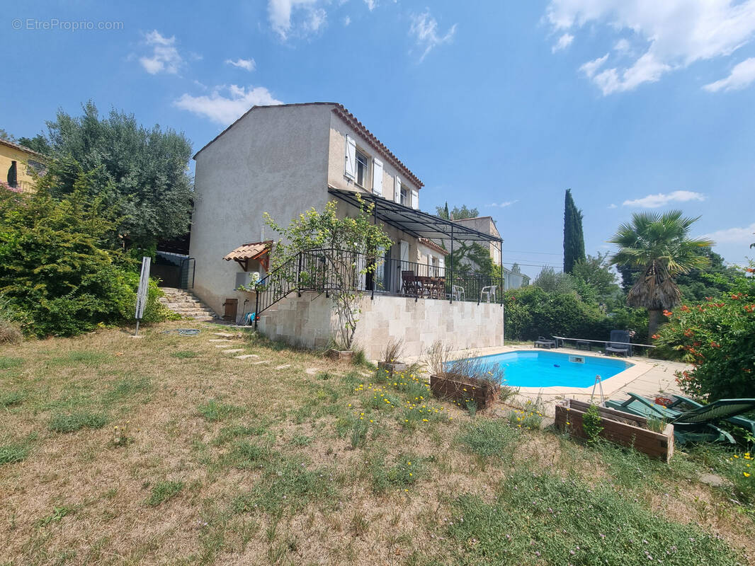 Maison à ARTIGNOSC-SUR-VERDON