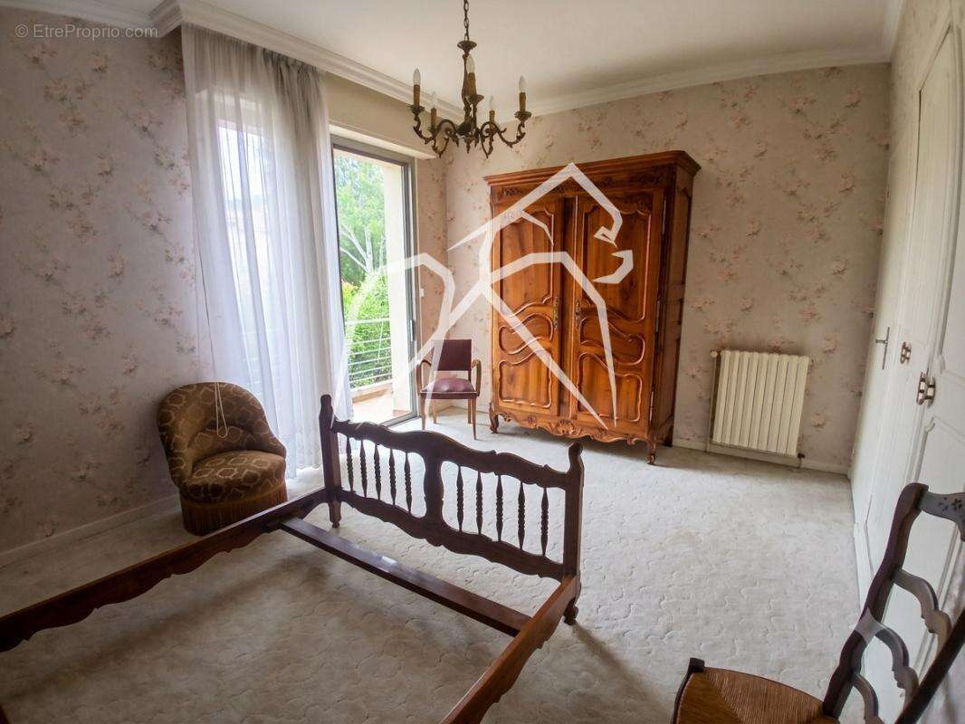 Rare à Montpellier Aiguerelles  Maison 8 pièces 230 m² avec piscine et terrain de 1 100 m²  fort potentiel – nombreux aménagemen - photo 13
