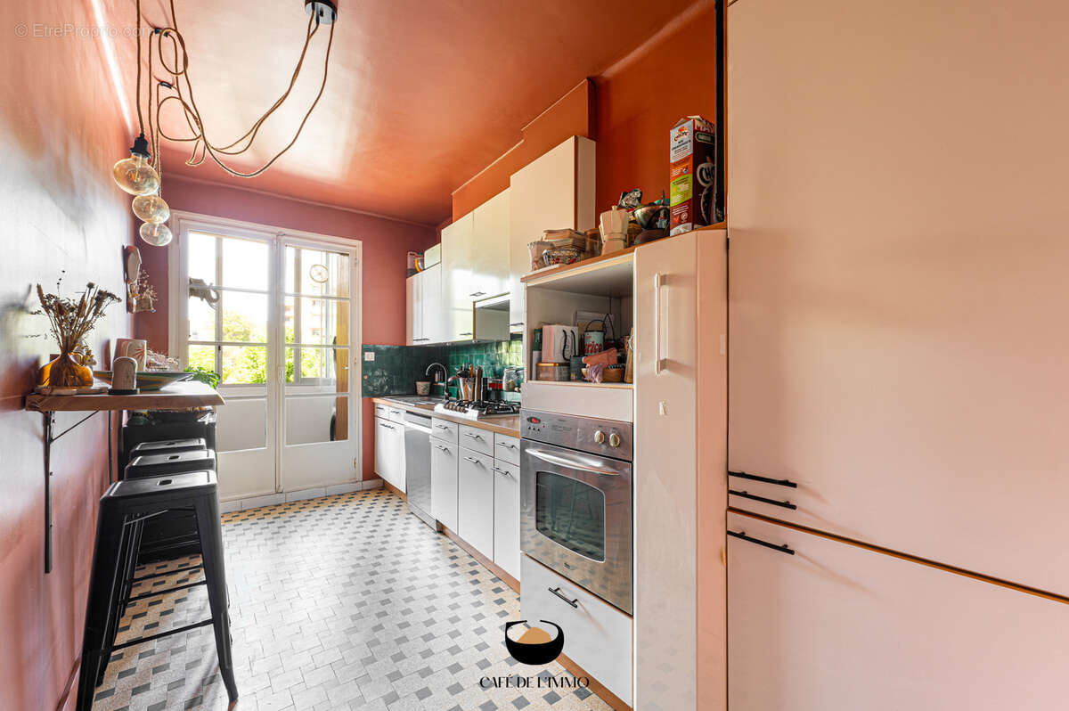 Appartement à MARSEILLE-5E