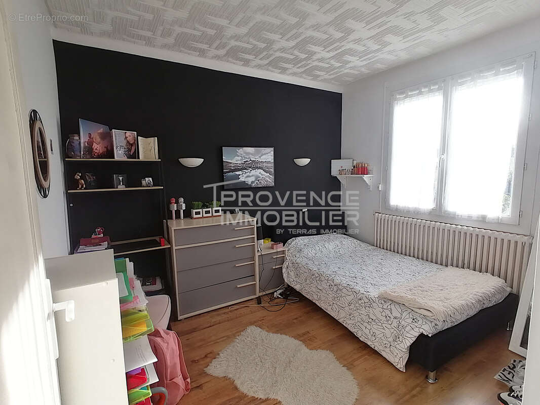 Maison à MONTELIMAR