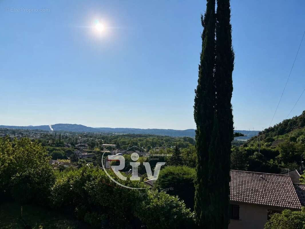 Maison de 145 m² avec piscine, grand terrain - photo 11