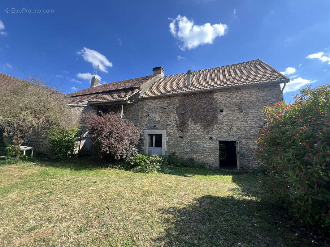 Maison à ECUTIGNY