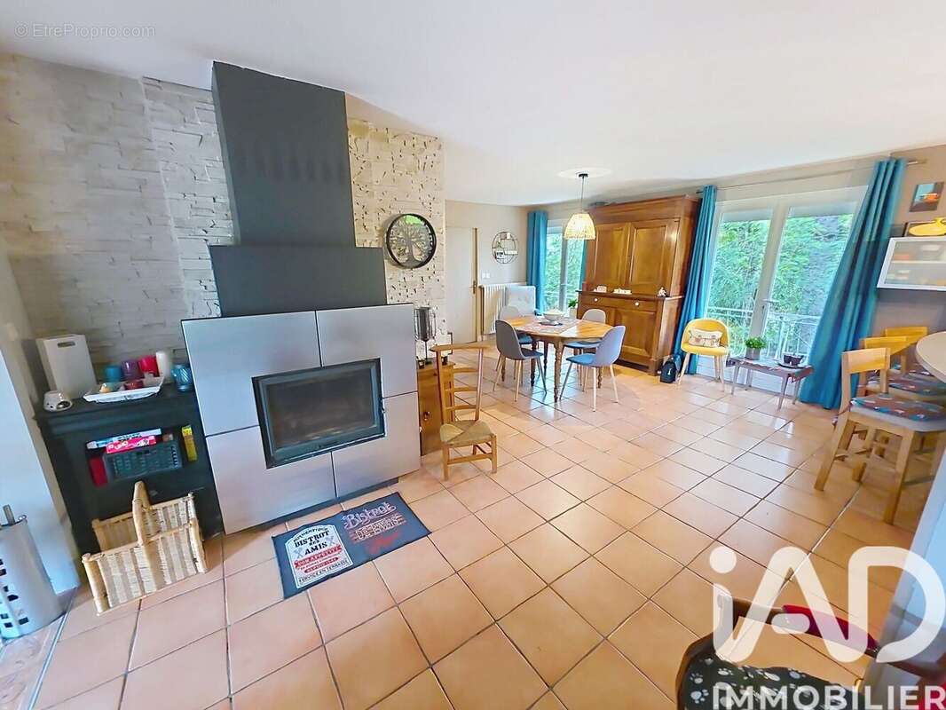 Maison 110 m² à Feuillade  - photo 7