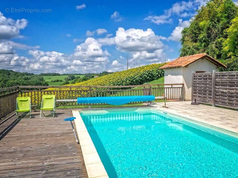 Maison à SALLES-LAVALETTE