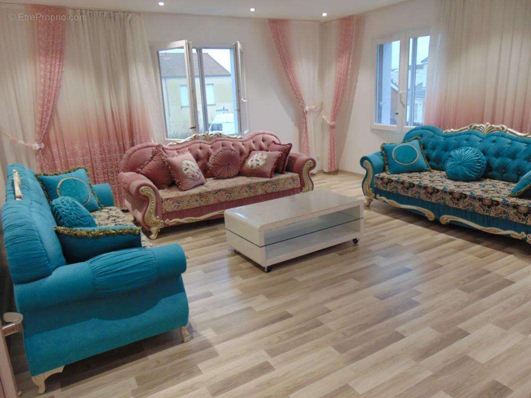 Maison à VILLEMANDEUR