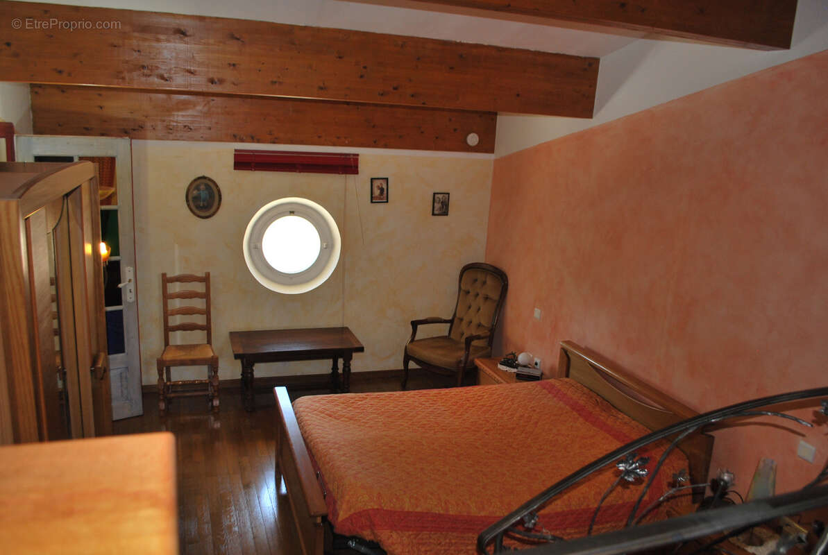 Appartement à SALERNES