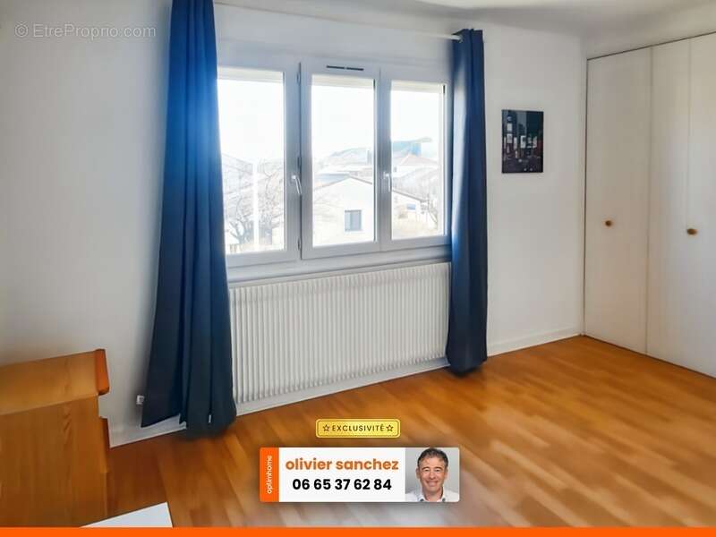 COURNON (63) - 7 pièces - DPE D - 162m² -  Vue dégagée sur la chaîne des Puys - photo 9
