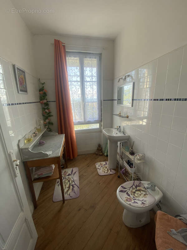 Maison de caractère avec dépendances   168 m2   Viager occupé - photo 17