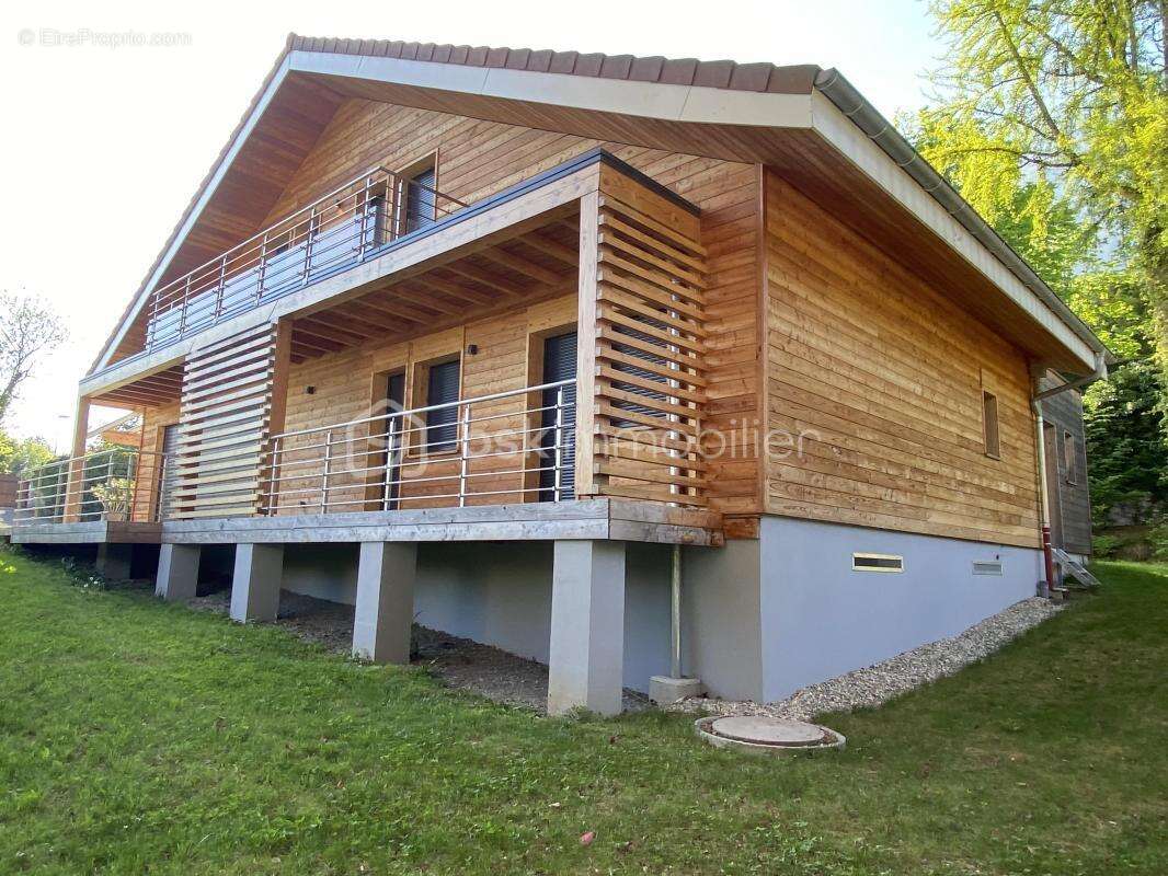 Maison à MEYLAN