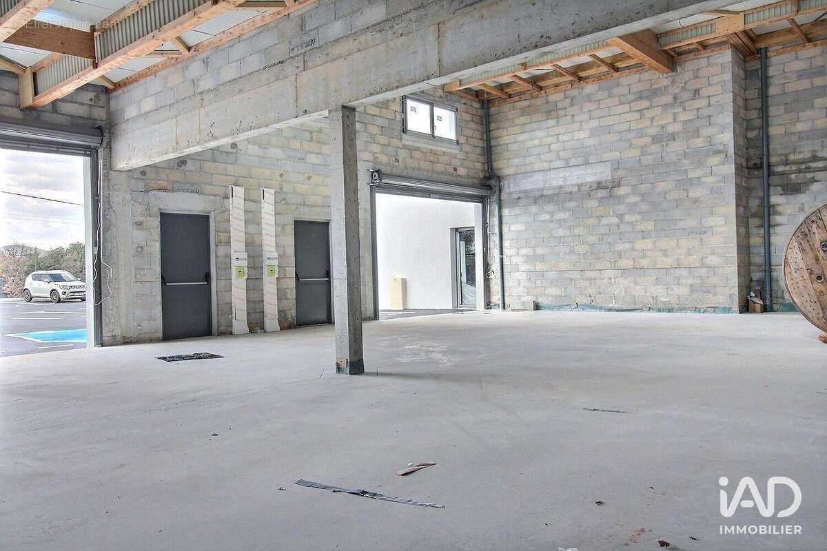 Photo 2 - Commerce à SAINT-MAXIMIN-LA-SAINTE-BAUME