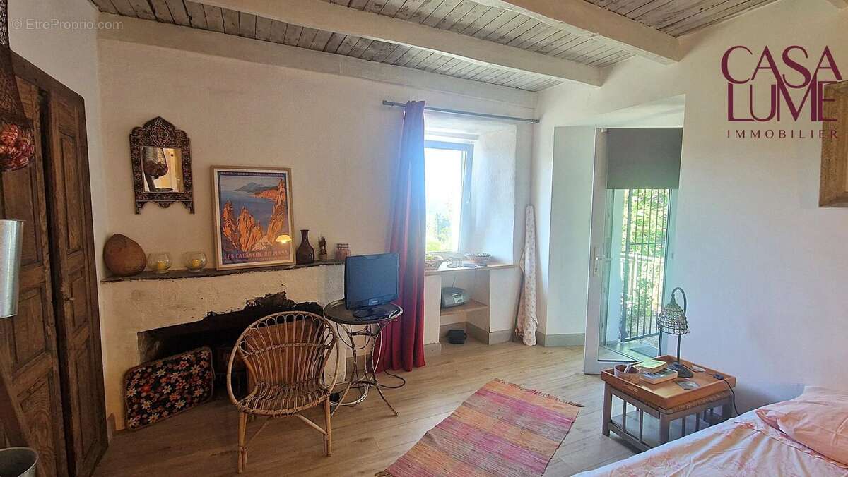 F6 de 125 m² + Studio de 28 m² + caves - photo 20