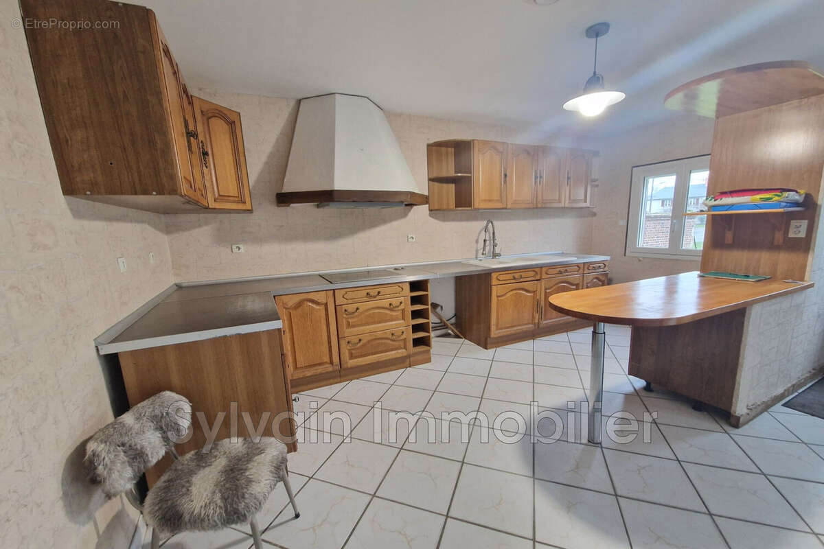 Maison à MILLY-SUR-THERAIN