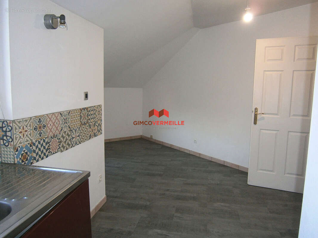 Appartement à VOISINS-LE-BRETONNEUX