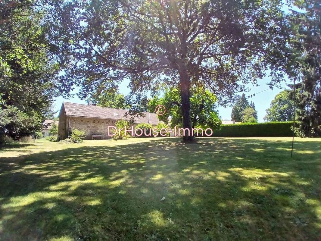 Maison à SAINT-SAUD-LACOUSSIERE