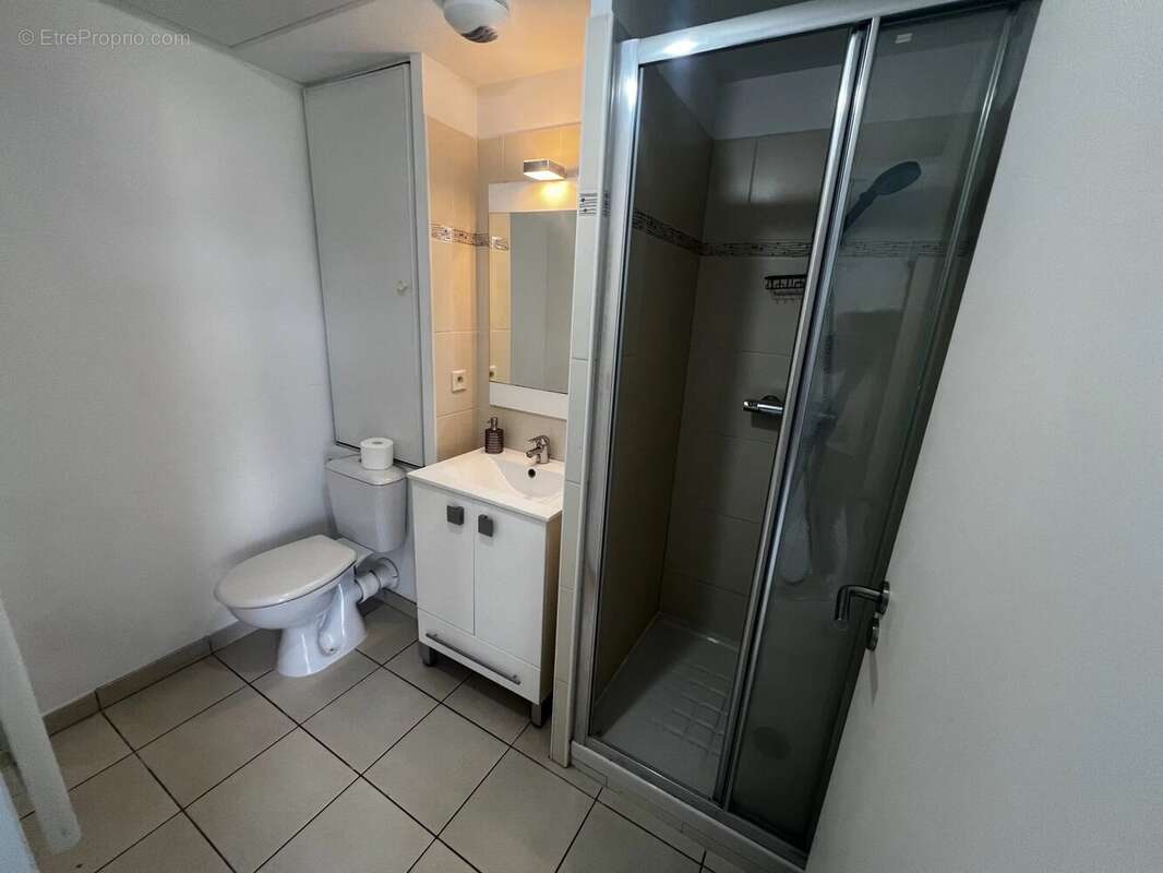 Appartement à LA ROQUETTE-SUR-SIAGNE