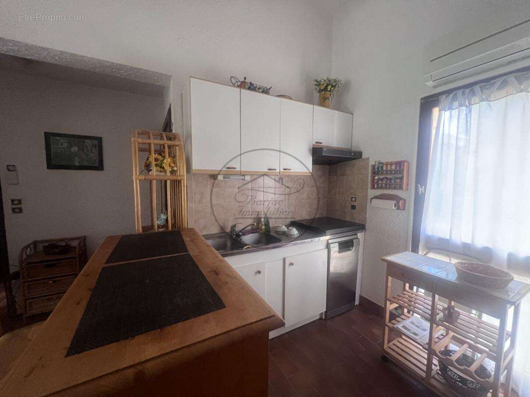 Maison à SAINT-SAUVEUR-DE-CRUZIERES