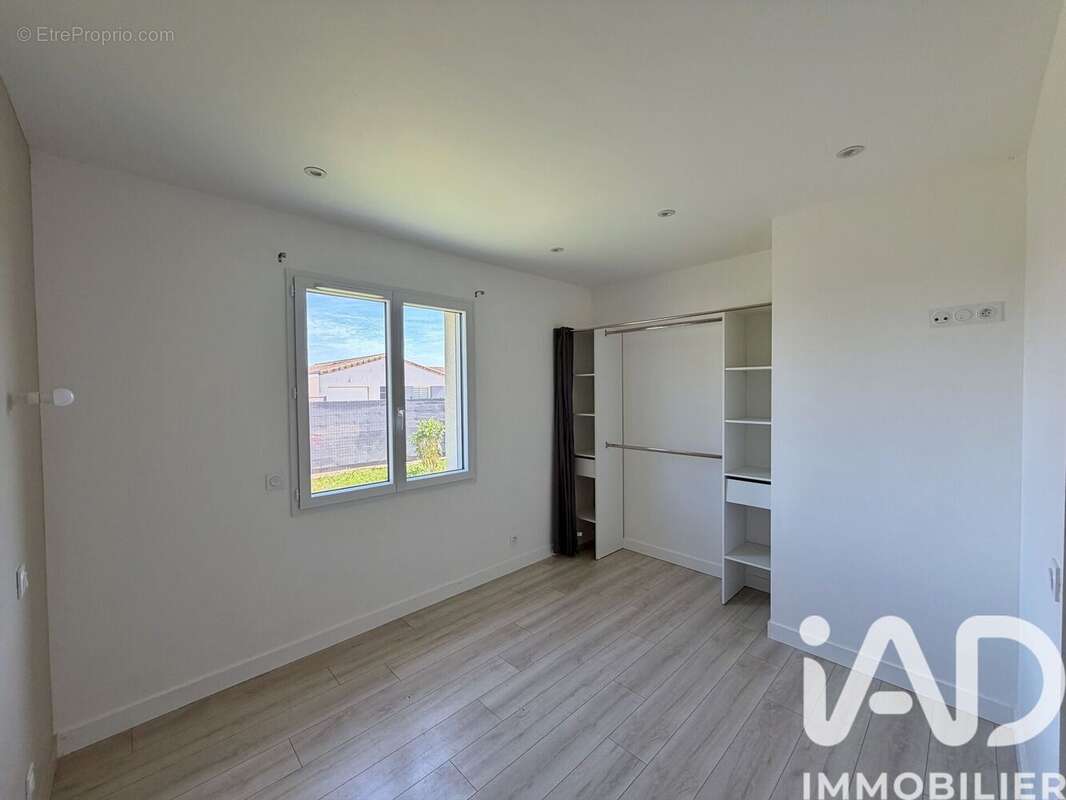 Maison 101 m² à Neuville-De-Poitou  - photo 5