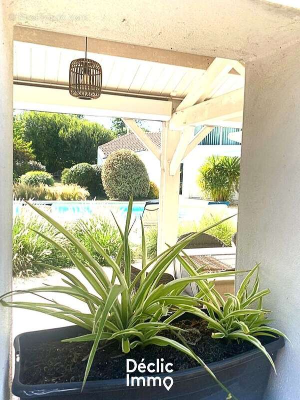 Villa  piscine tout confort - DPE B - Challans - photo 2