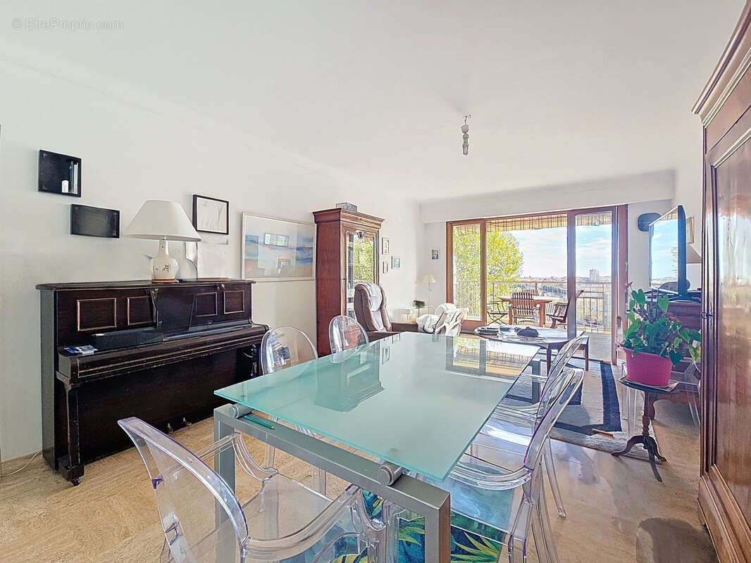 Appartement à VENCE