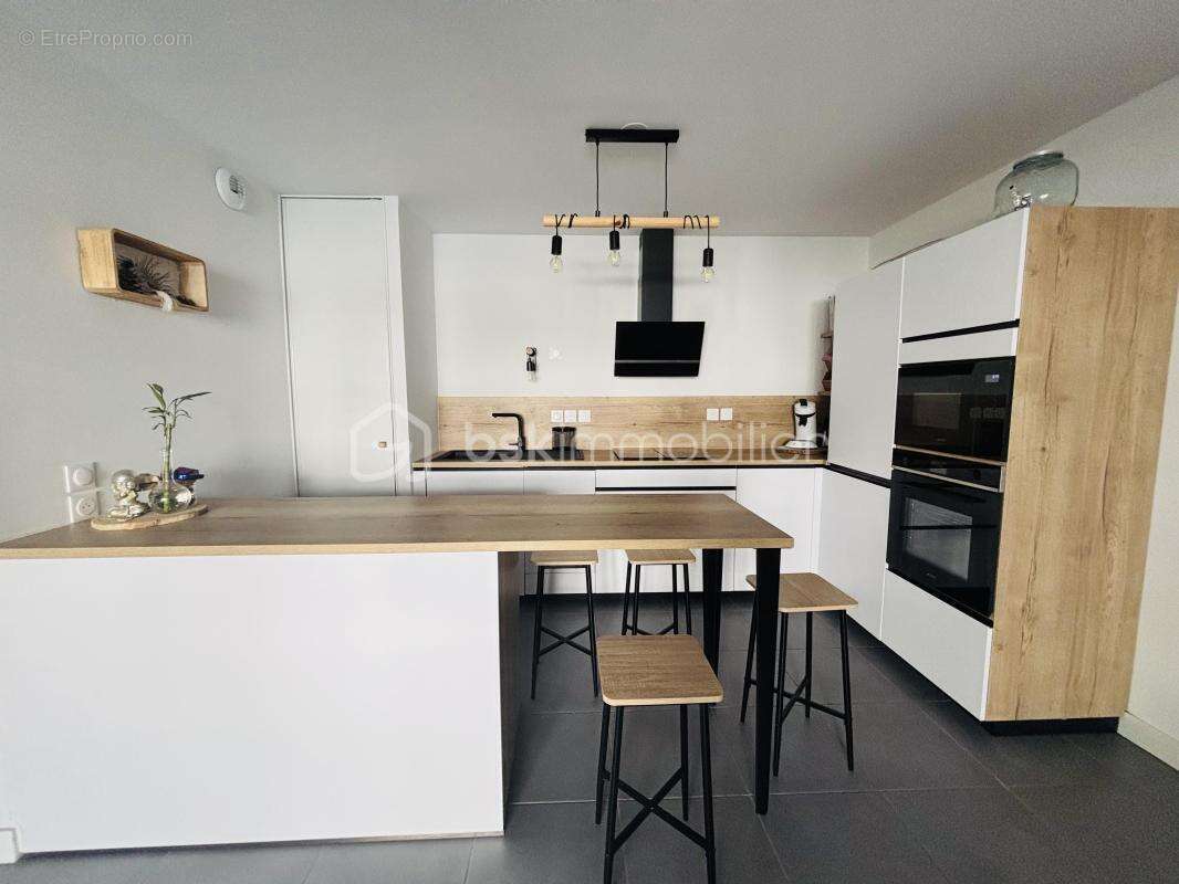 A deux pas de la Gare!!! Découvrez ce magnifique appartement T3 de 67,5m² - photo 2