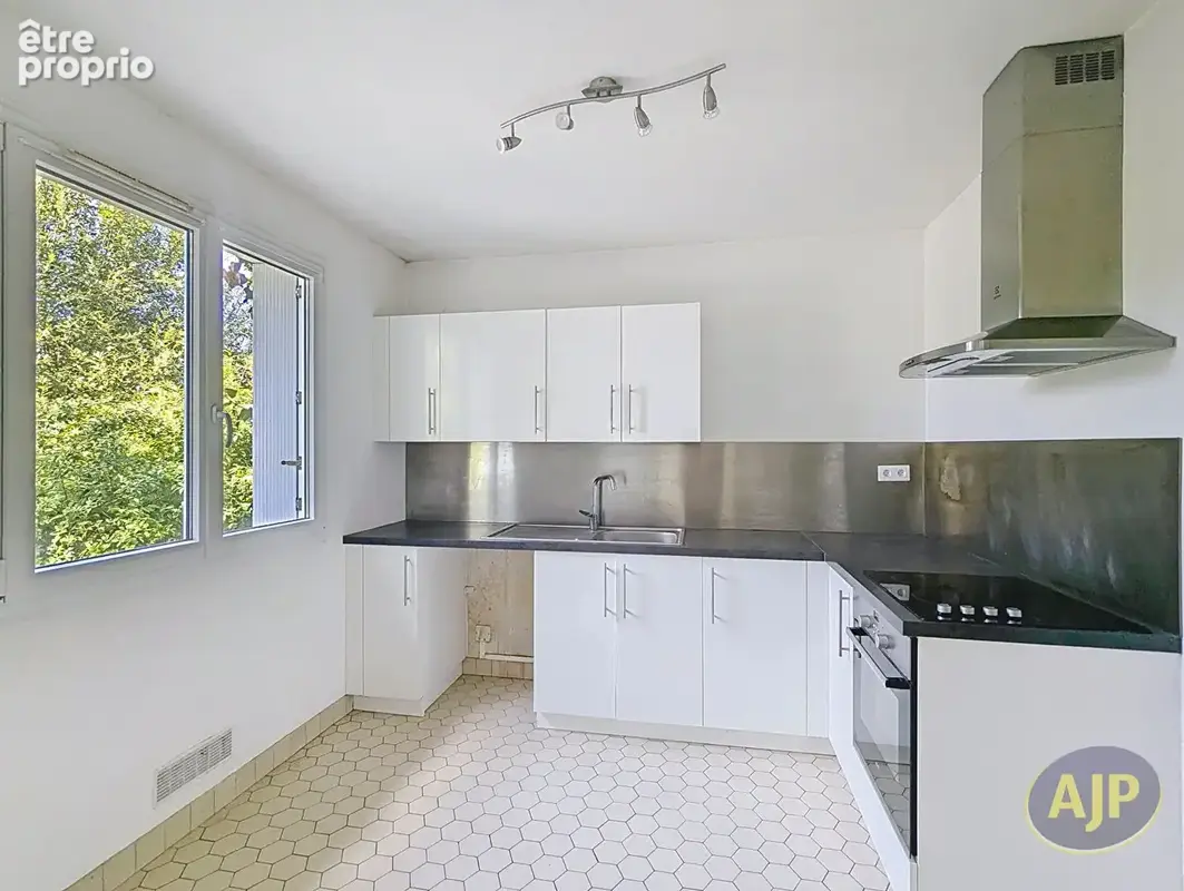 Thorigné-Fouillard - Maison avec fort potentiel sur terrain de 400 m² - photo 5