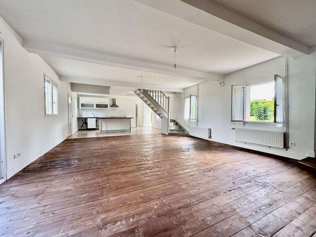 Très belle  Longère  de 129m2 , 3 chambres , grand jardin  GLISY (10mn d'Amiens ) - photo 4