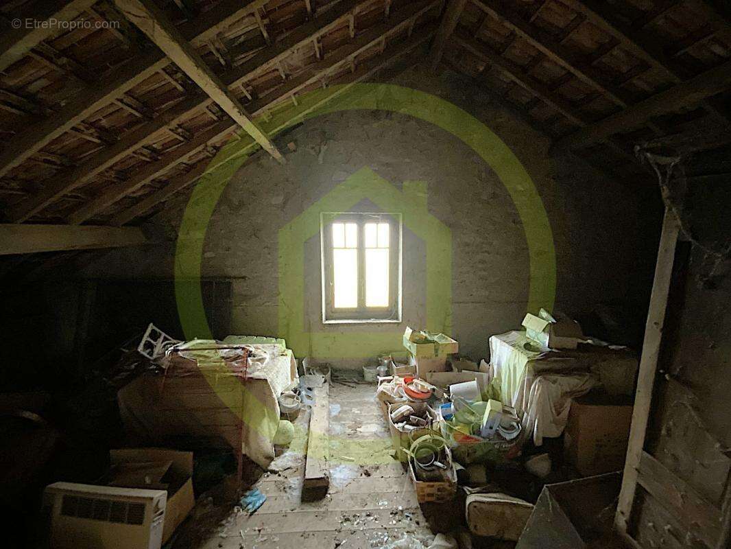 Maison à LADAPEYRE