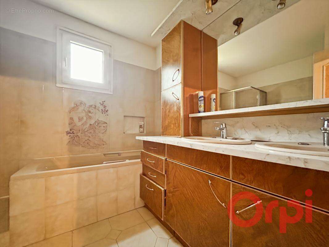 À Vendre : Maison de plain-pied 4 faces à Sérignan - photo 7