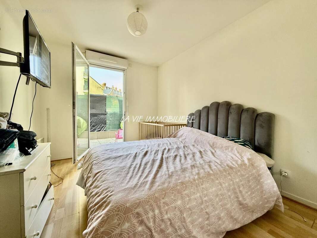 Appartement à LES PAVILLONS-SOUS-BOIS