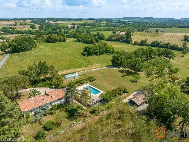Maison 183 m² à Saint-Eutrope-De-Born  - photo 2