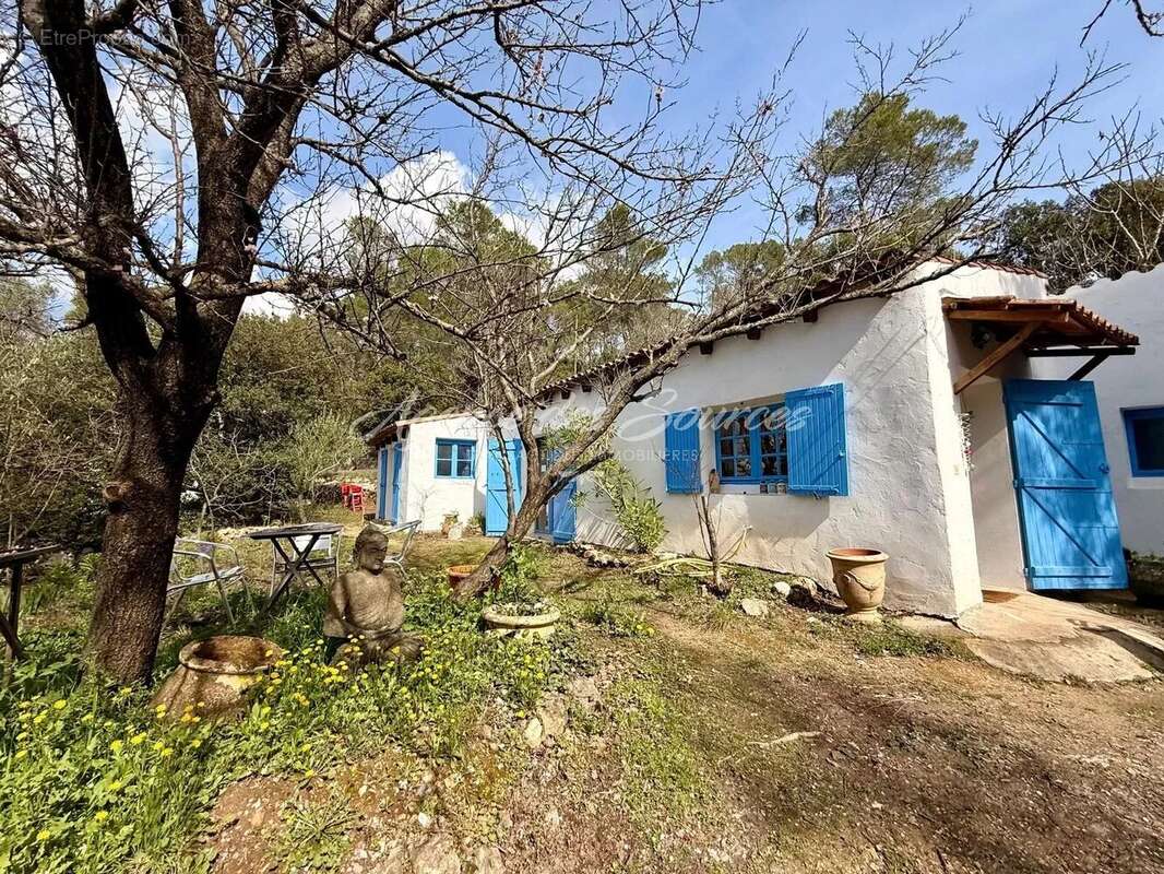 Maison à ENTRECASTEAUX