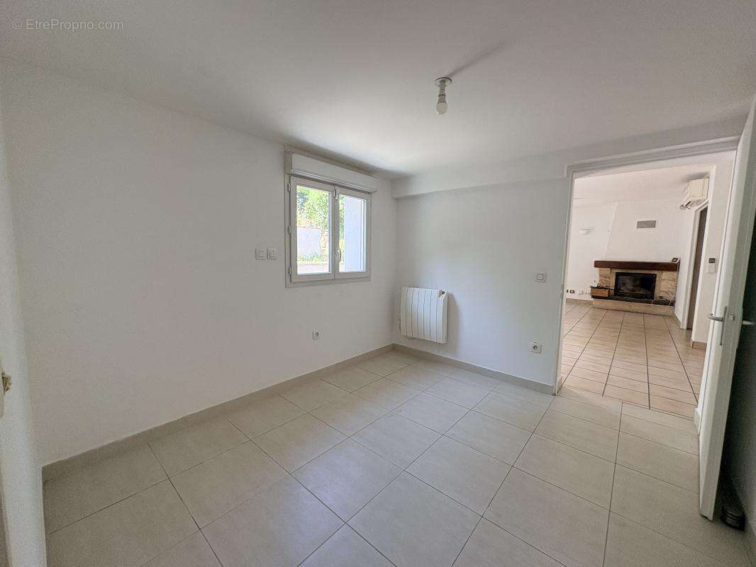 Maison 98 m² à Vaulx-Milieu  - photo 9