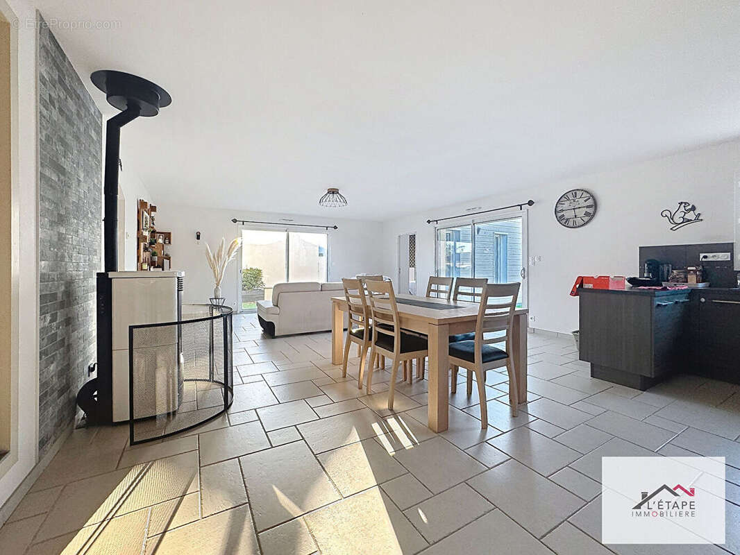 Maison de plain-pied ? 4 chambres, 59 m² de pièce de vie et grand garage à Beaulieu-sous-la-Roche - photo 3