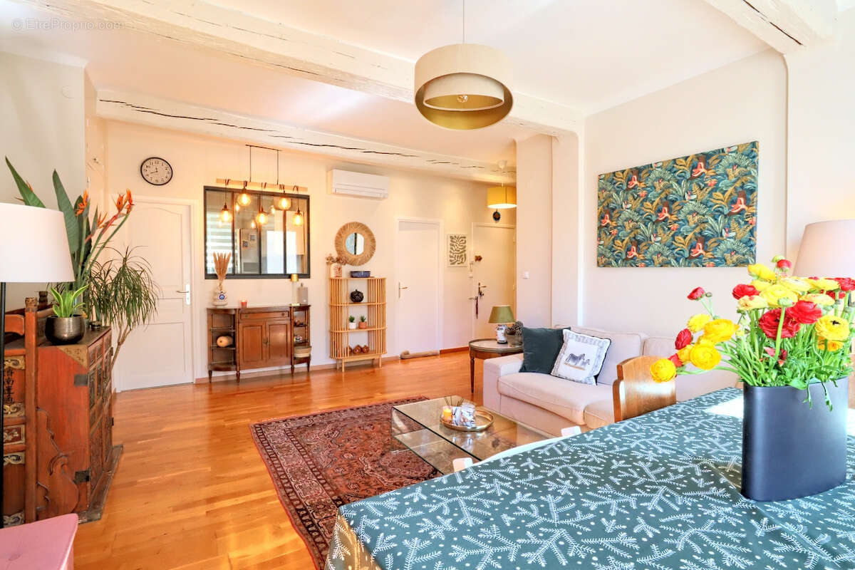 Appartement à HYERES