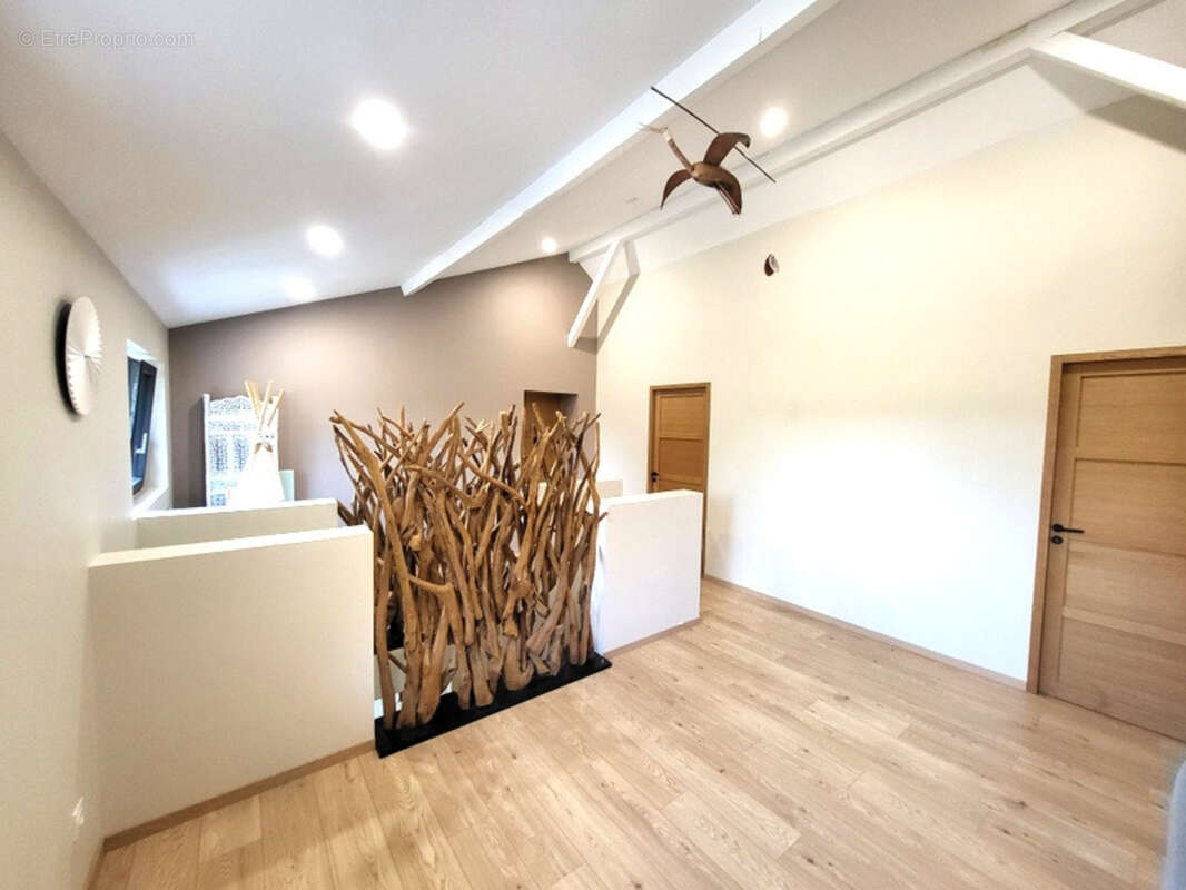 Propriete à vendre 5 pièces proche de BOURG EN BRESSE (01) - photo 8