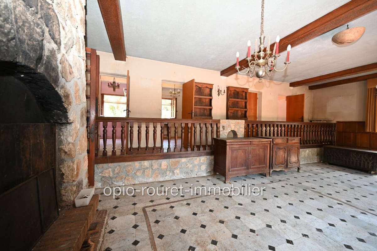 Maison à Le Rouret  - photo 4