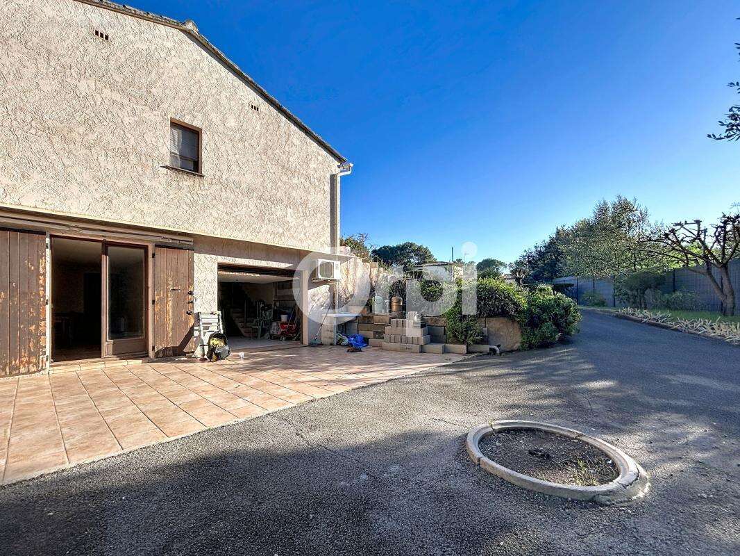 Maison à ROQUEBRUNE-SUR-ARGENS