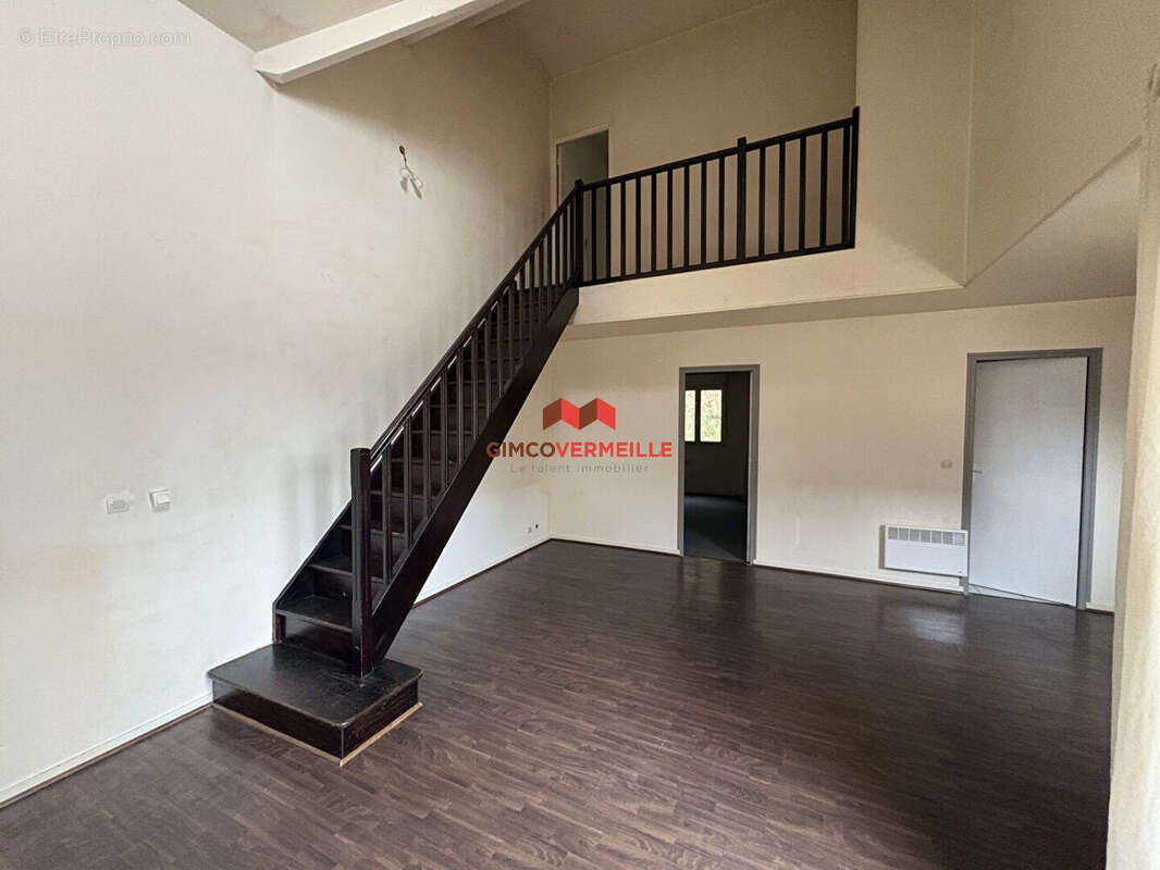 Appartement à BUC