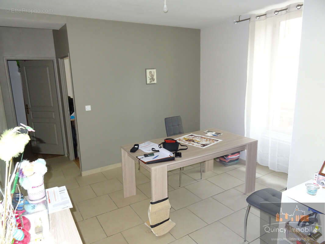 Appartement à L'ISLE-SUR-SEREIN