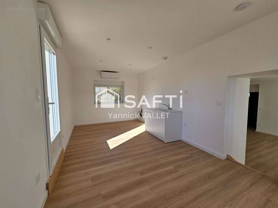 Photo 3 - Maison à MONTIGNAC-LE-COQ