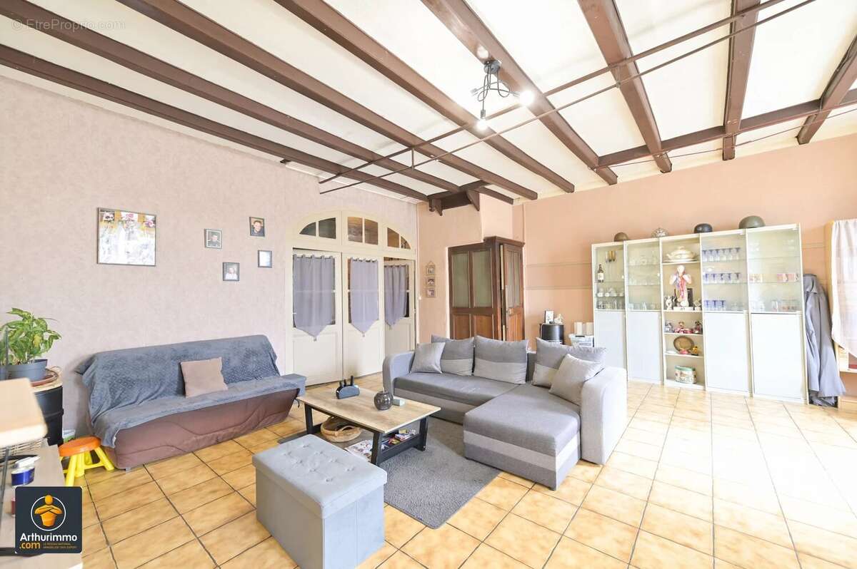 Maison en pierre 165,03 m² à Saint-Hilaire-La-Palud - photo 11