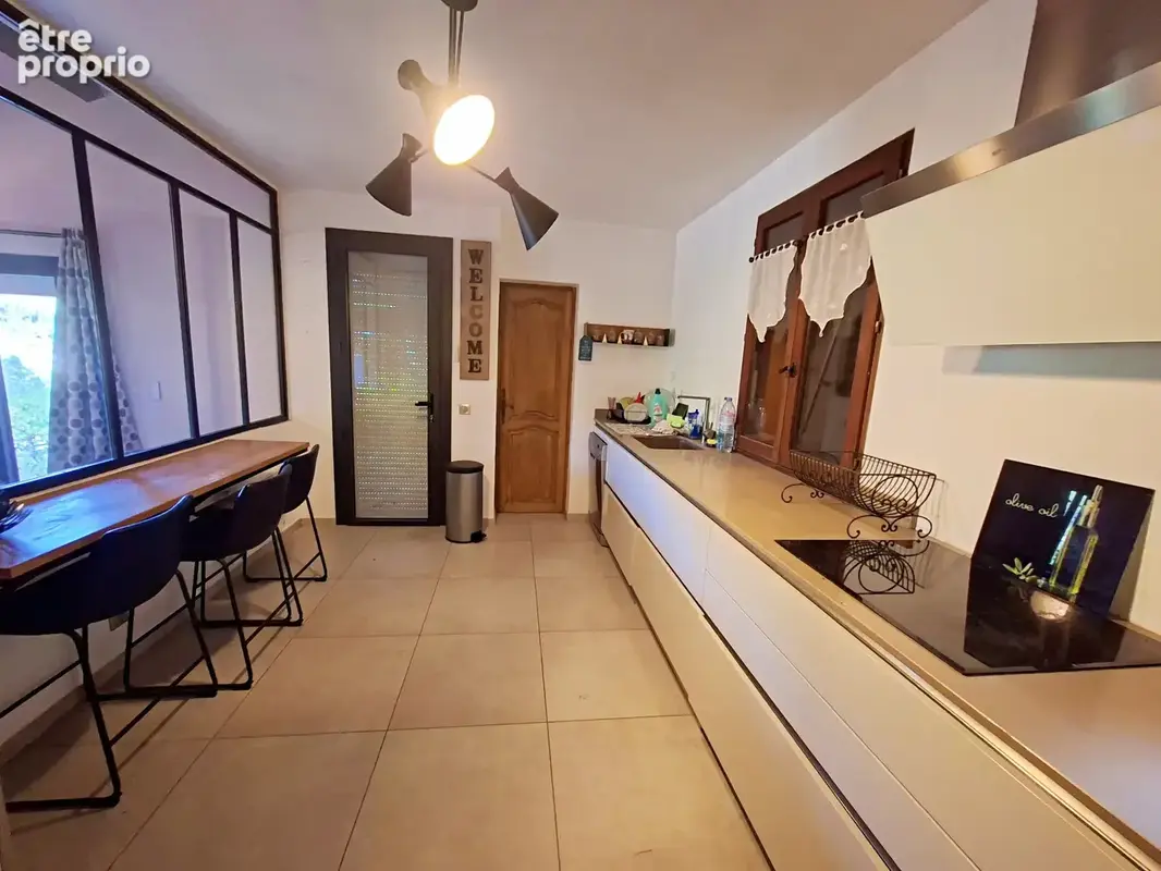 En vente à Solliès-Toucas : maison 6 pièces avec CABINET BARME - photo 4