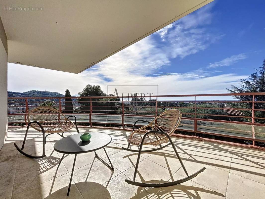 Appartement à LE CANNET