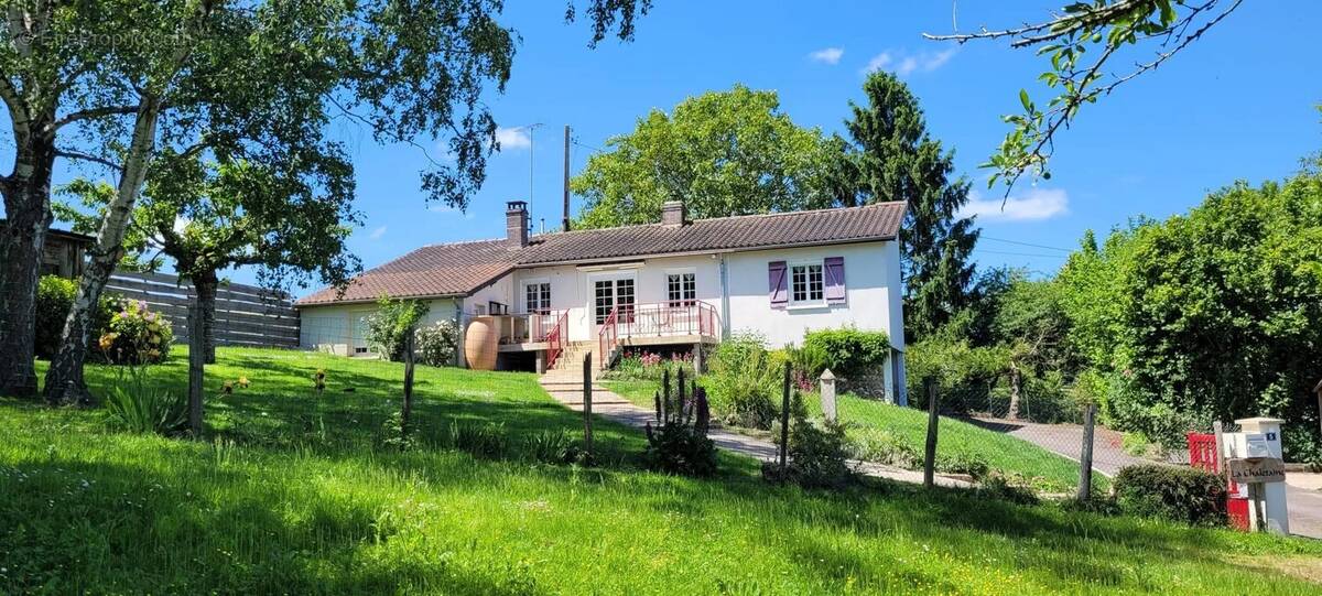 Maison à MAZANGE